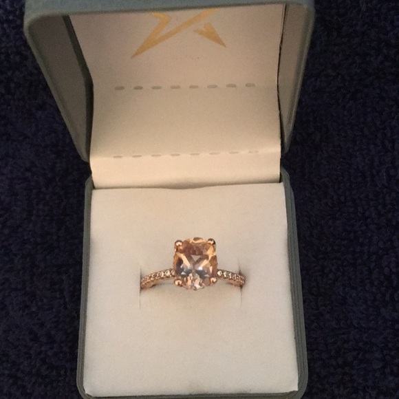 Peach Morganite Ring. Size 7 - Picture 1 of 2